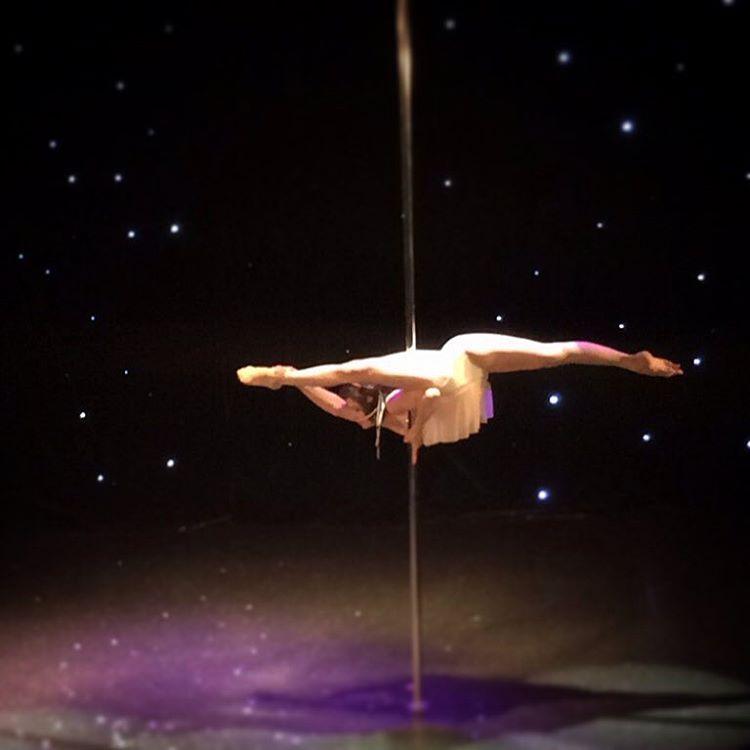 Pole dance продвинутый уровень